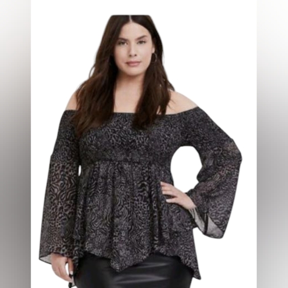 Torrid EUC Off The Shoulder Baby Doll Top Animal Print Grey Black Plus Size 5 - Picture 1 of 7